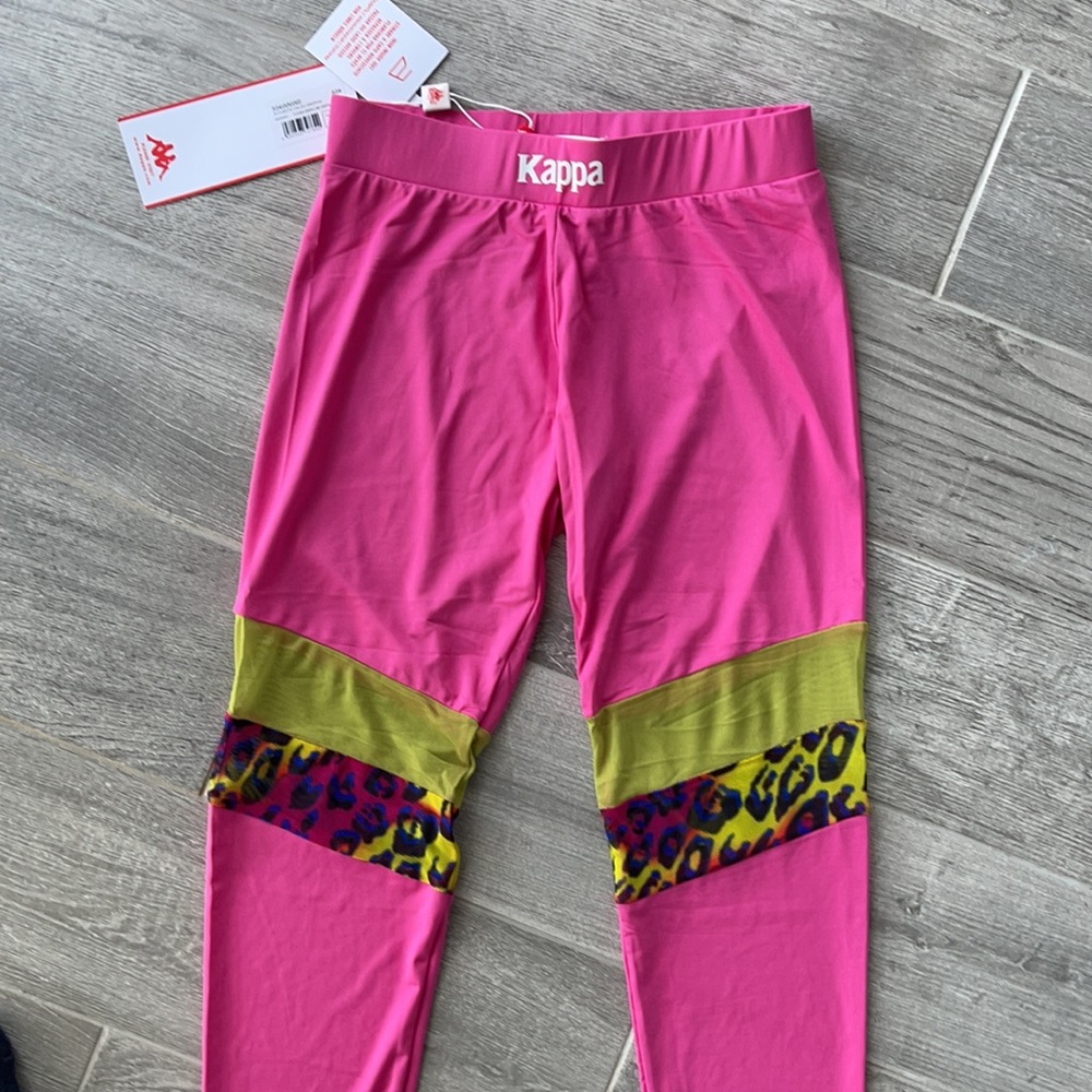 Authentic DELANI GRAPHIK Cheetah Leggings - Picture 5 of 12